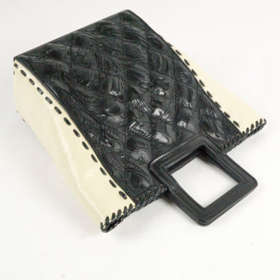 Yamileth ヤミレス 全2色バッグカービングトライブスCarving Tribes  