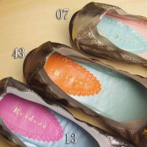 ビジューつきシャイニーフラット バレエシューズ【パール】-グレース